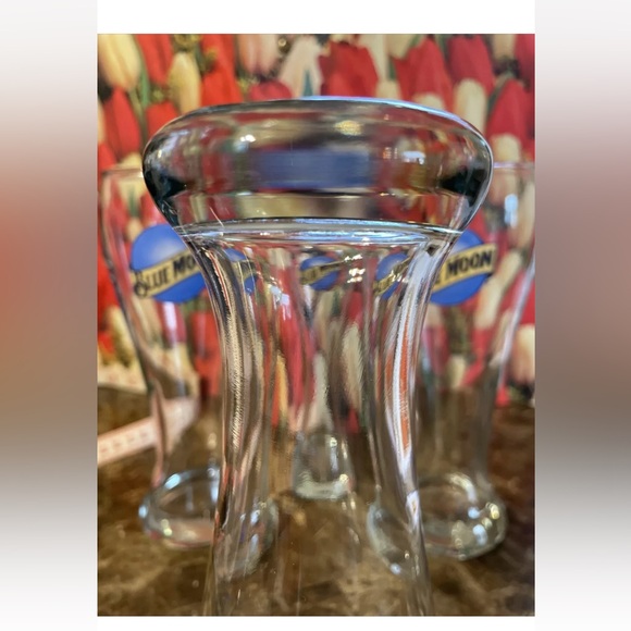 5/25 Blue Moon Signature Pilsner Beer Glasses 8 Inch Tall 16 Oz Ounces Man Cave - Picture 3 of 7